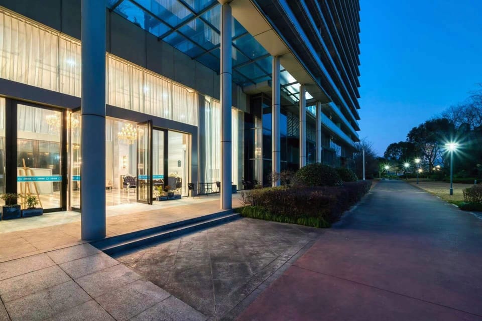 Blue Spring River Homestay Hotel in Hangzhou
