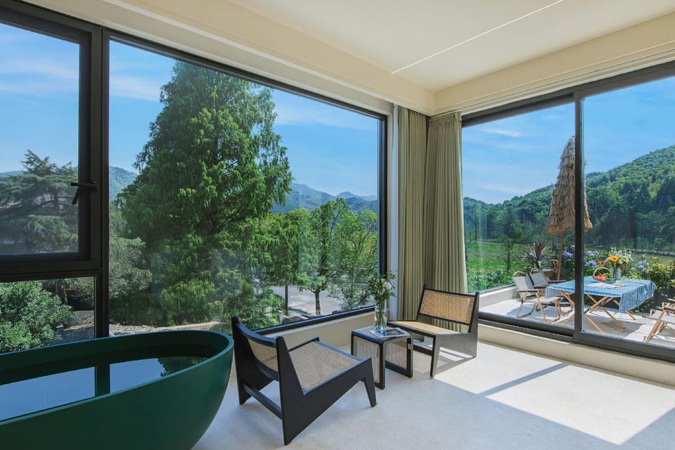 July in the Wild: Private Hot Spring in the Sky Garden - Luxurious Wilderness Accommodation Hotel in Hangzhou