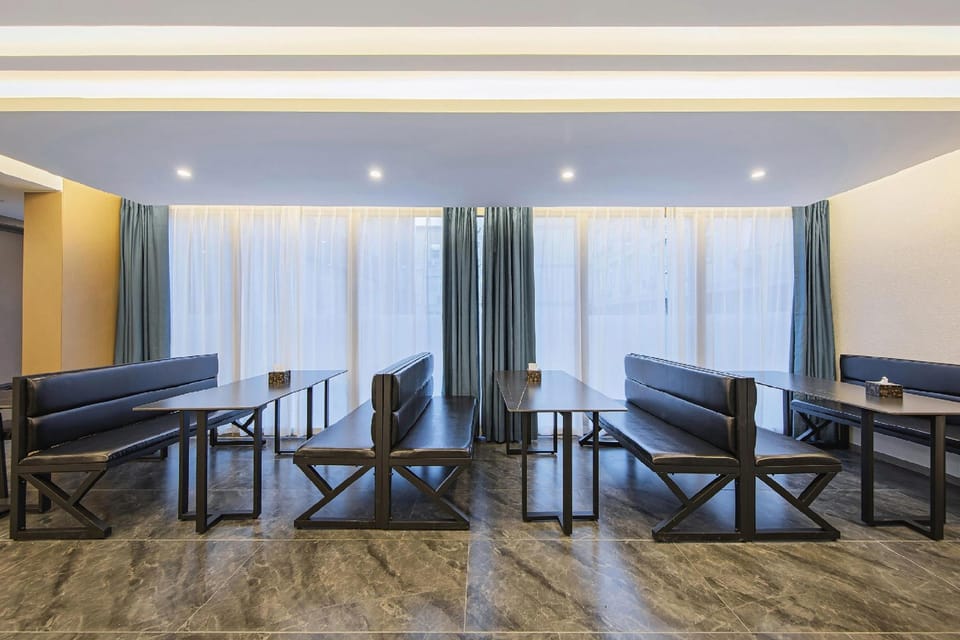Bernard Hotel (Anji Jiuzhou Changshuo Plaza Branch) Hotel in Zhejiang