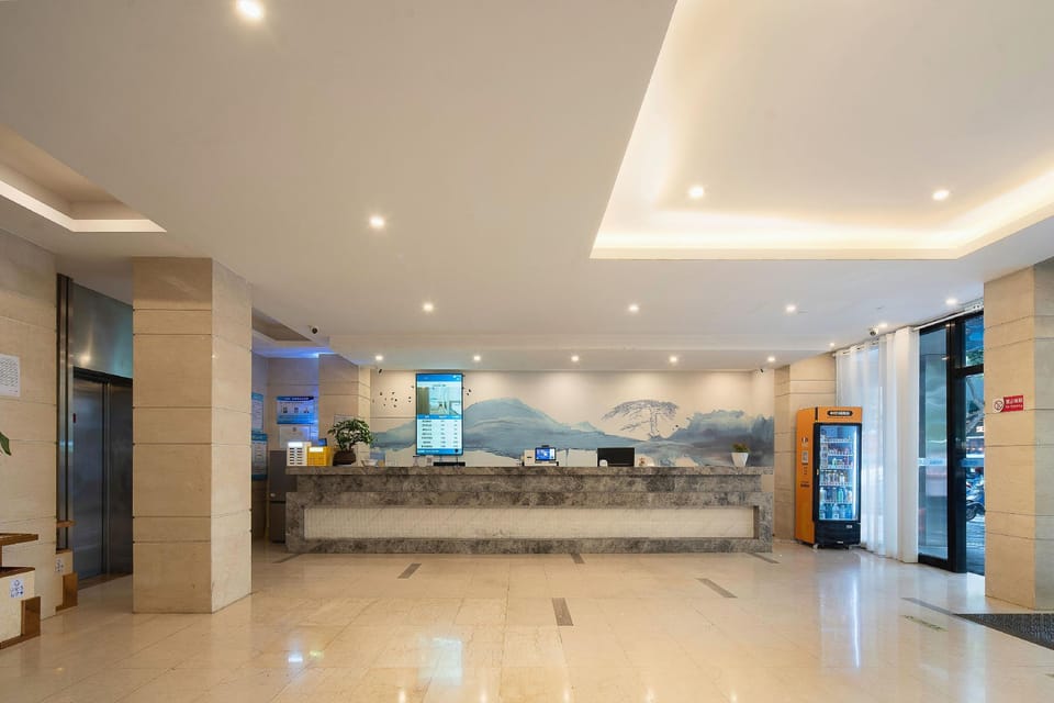 Bernard Hotel (Anji Jiuzhou Changshuo Plaza Branch) Hotel in Zhejiang