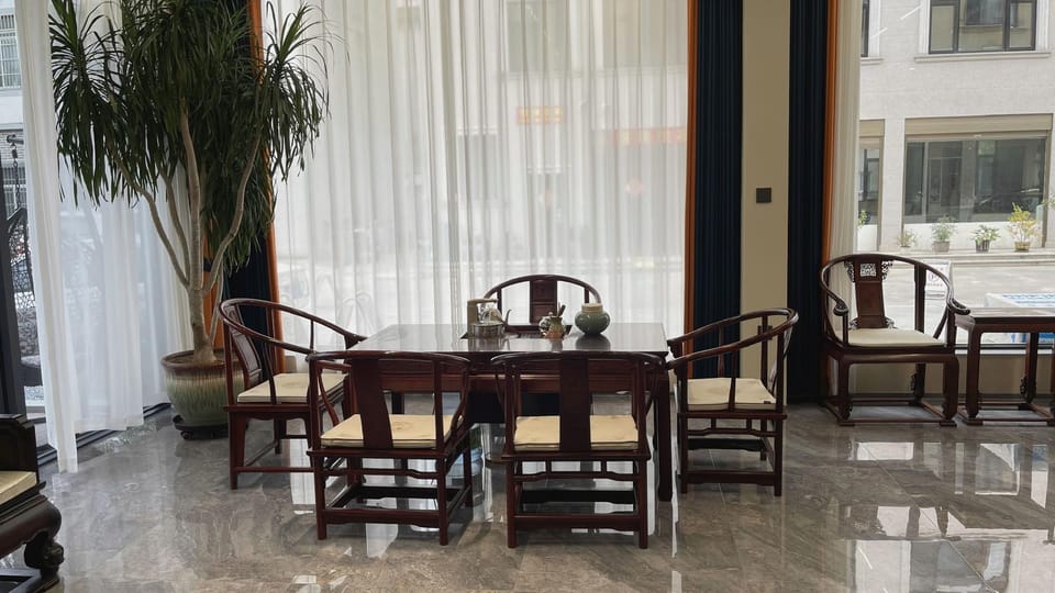 Wilderness Travel: Smart Luxury Homestay (Ming and Qing Palace Branch) Hotel in Zhejiang