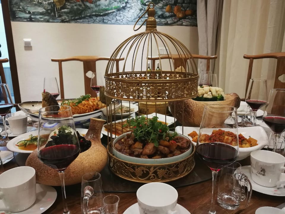 Shallow Mountain Gallery B&B Hotel in Sichuan