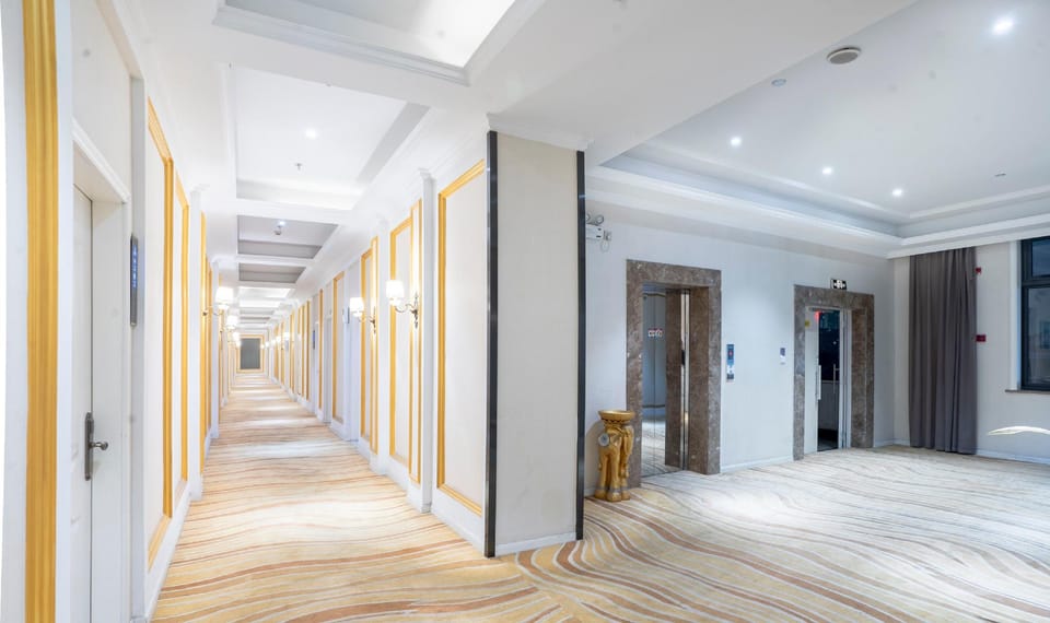 Pattaya Hotel (Deqing Yintai City Branch) Hotel in Hangzhou