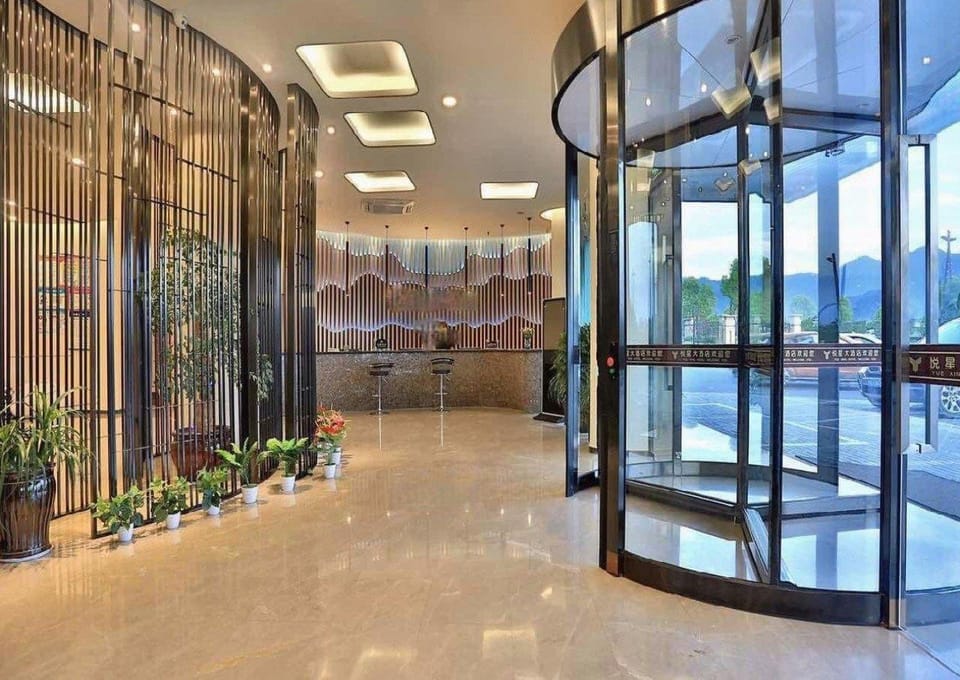 Yuexing Hotel (Hengdian Wansheng South Street Pedestrian Street Branch) Hotel in Zhejiang