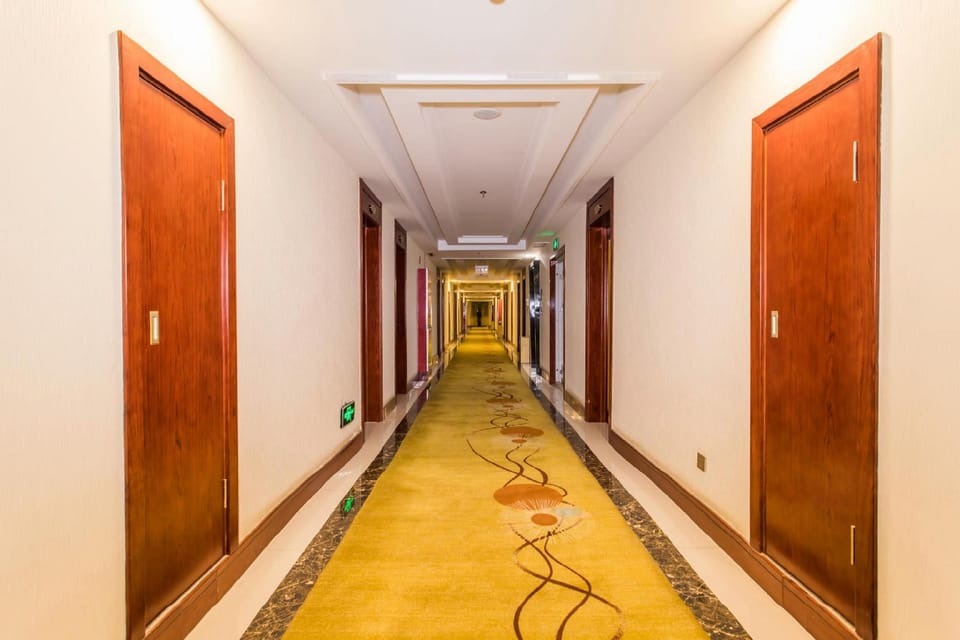 Puyuan Crystal Hotel Hotel in China