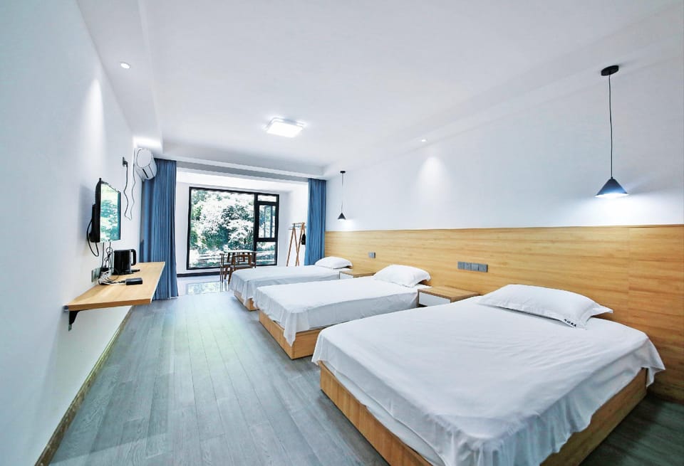 Ajiao Mountain Villa in the Northern Zhejiang Grand Canyon Hotel in Hangzhou