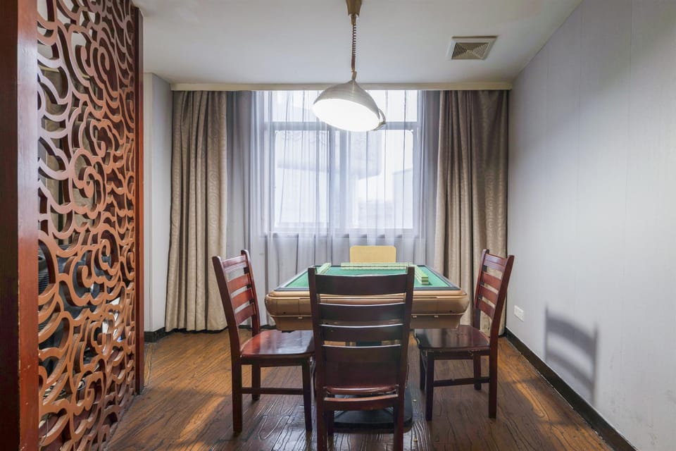 Xiaosailou Hotel (Tonglu Fuchunjiang Branch) Hotel in Hangzhou