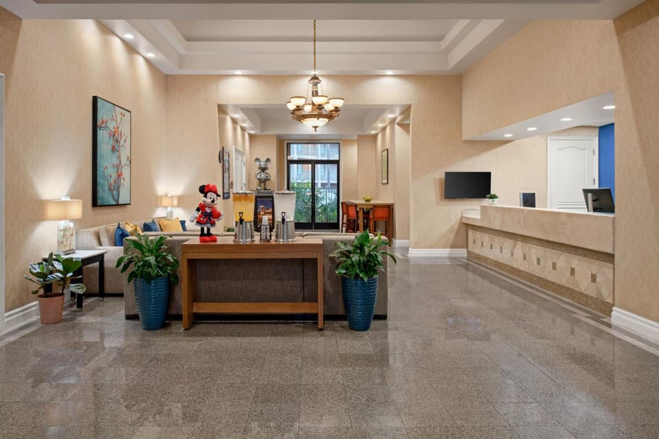 Cortona Inn and Suites Anaheim Resort Hotel in Garden Grove