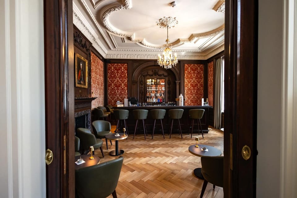 Bar/lounge