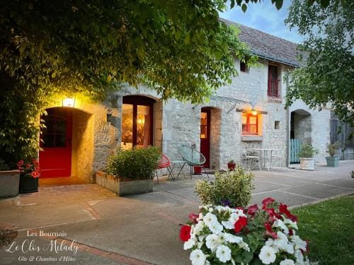 Chambres d'Hotes Les Bournais - Le Clos Milady Hotel in Centre-Val de Loire