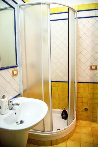 CASA IMMAGINALISTi Hotel in Ostia