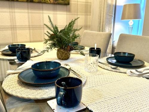 Beechtree Cottage, Ardle Family Room, Kirkmichael Hotel in Scotland