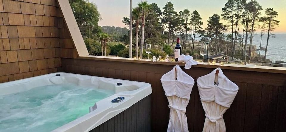 Ocean Cove Lodge Hotel in Sonoma County