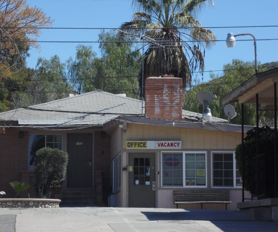 Elsinore Hot Springs & Lodge Hotel in Lake Elsinore