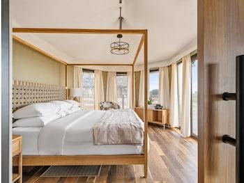 Outdoorsy Hill Country Hotel in Texas