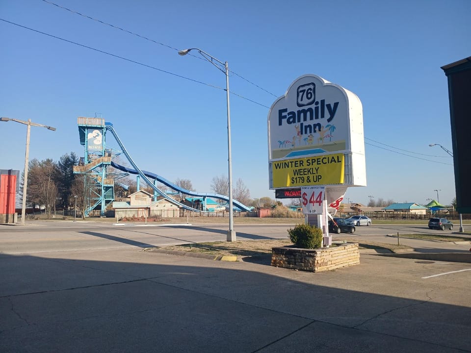 76 Family Inn Hotel in Branson