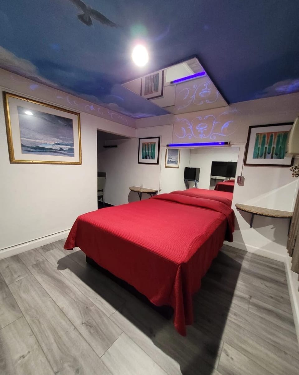 Carlo Motel Hotel in Commerce