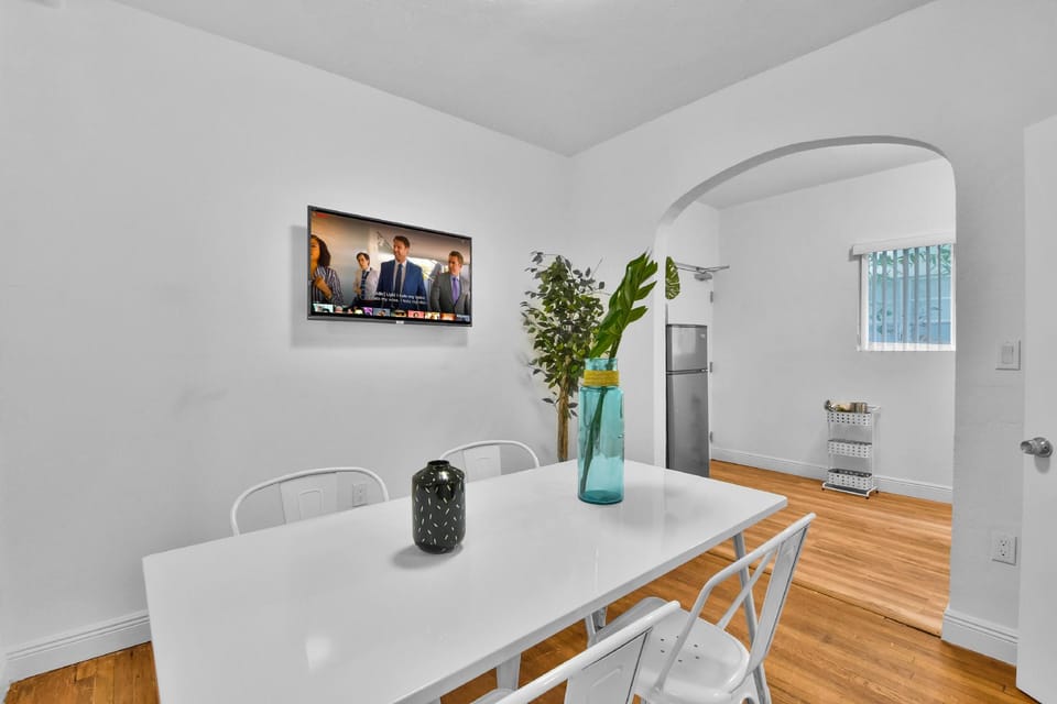 West Deco Boutique Apartments Hotel in South Beach Miami