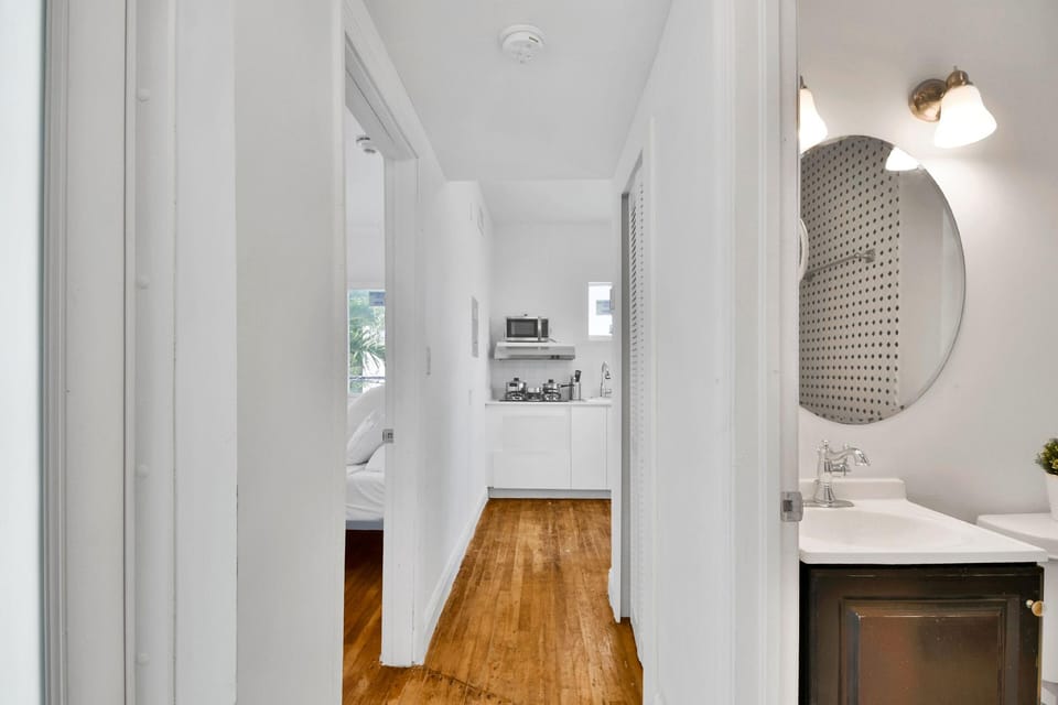 West Deco Boutique Apartments Hotel in South Beach Miami