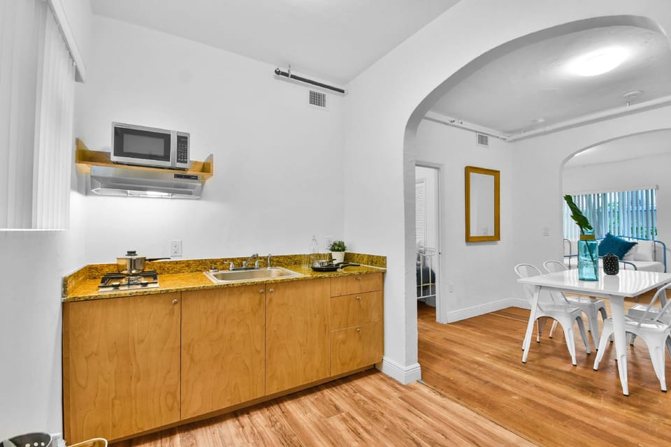 West Deco Boutique Apartments Hotel in South Beach Miami