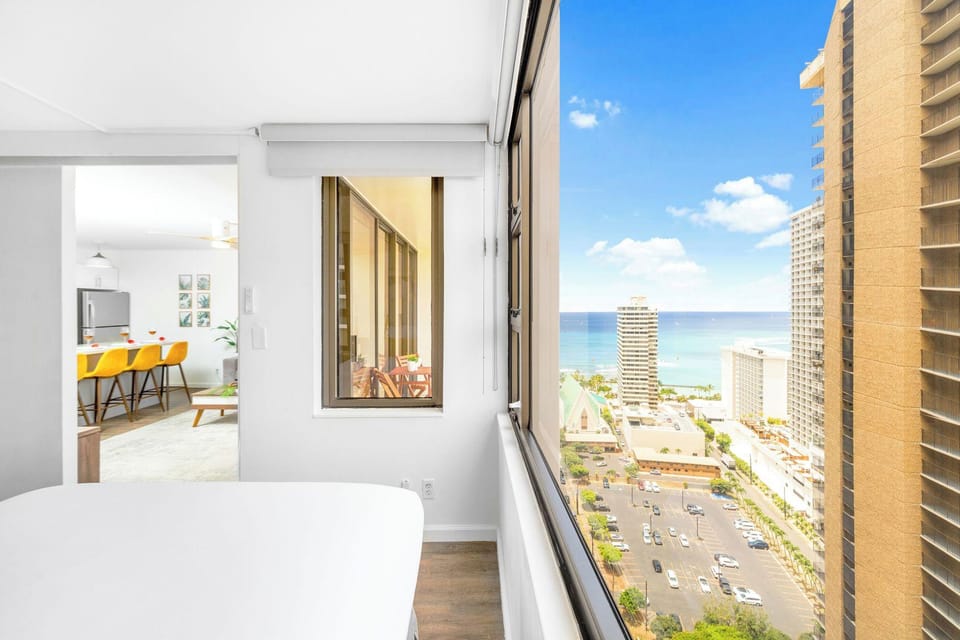 High Floor Ocean View Condo with 2 Double Beds Hotel in Honolulu