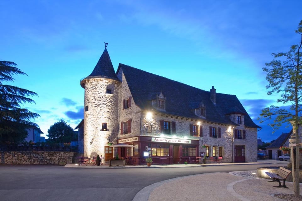 Demeures & Chateaux Auberge de la Tour - Hotel & Restaurants - Marcoles Auvergne Hotel in Auvergne-Rhône-Alpes