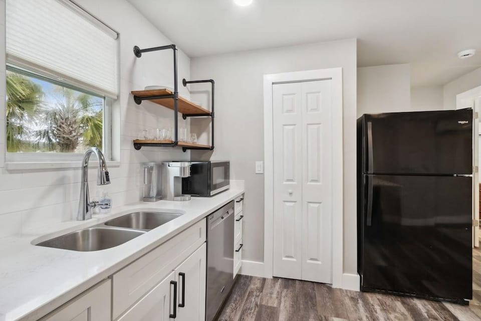 Beach 5 Villas - Immaculate 300 steps from the Ocean Hotel in Fernandina Beach