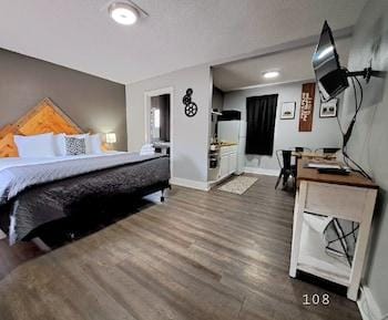 Buffalo Lodge Bicycle Resort Hotel in Colorado Springs