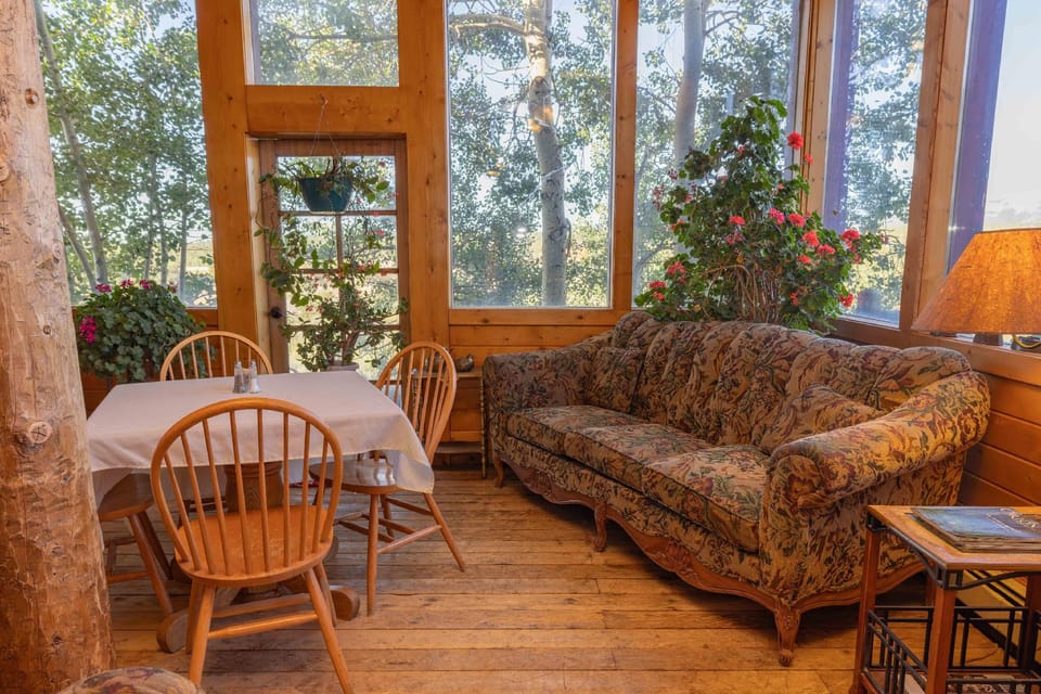 The Hand Hotel Bed & Breakfast Hotel in Fairplay