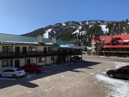 Ponderosa Lodge Hotel in Red River