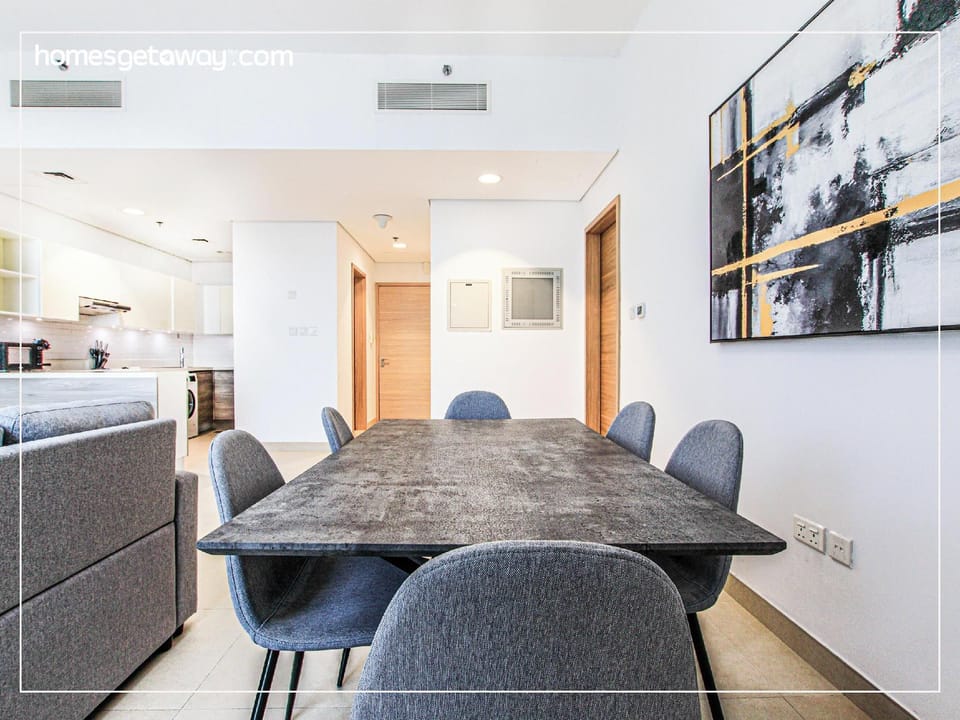 Chic 1BR Iris Amber Al Jaddaf Hotel in Dubai