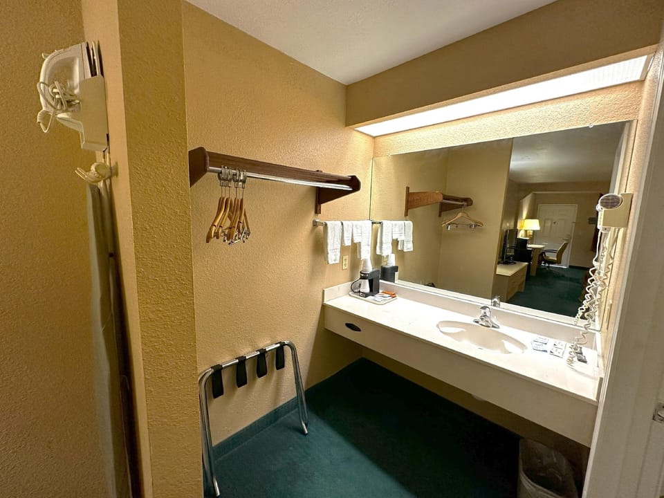 Atria Inn & Suites Hotel in San Antonio