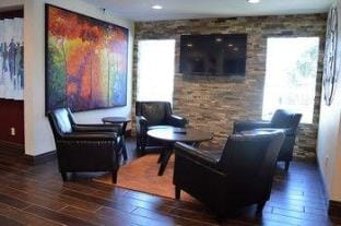 Sacramento Inn & Suites Hotel in North Highlands