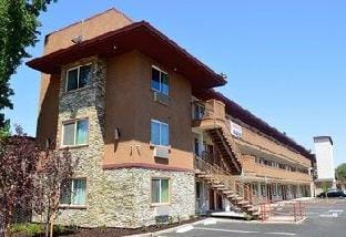 Sacramento Inn & Suites Hotel in North Highlands