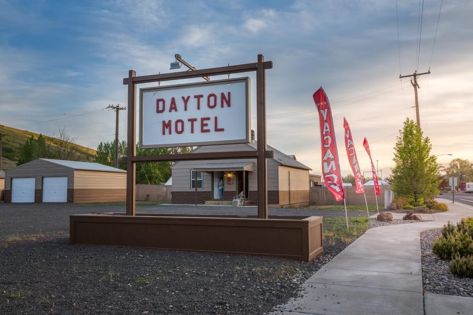 Dayton Motel Hotel in Washington