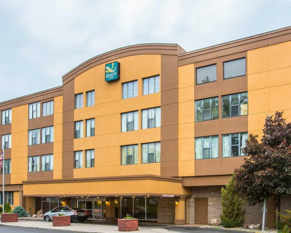 St. Lawrence Hotel Hotel in Adirondack Mountains