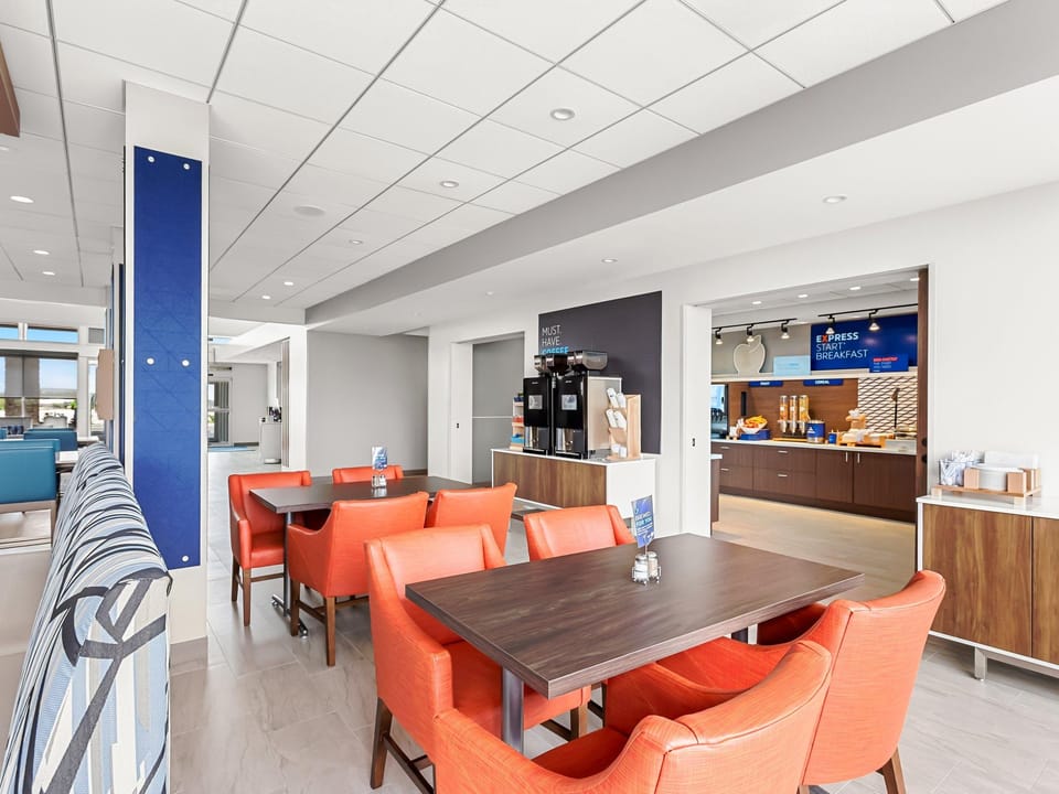 Holiday Inn Express Peotone By IHG Hotel in Indiana