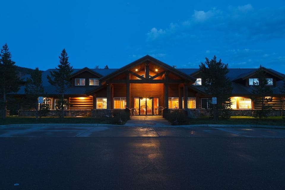 Headwaters Lodge & Cabins at Flagg Ranch Lodge in Wyoming