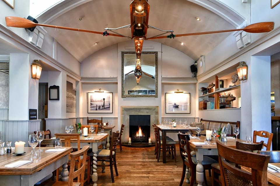 The Bridge Pub & Rooms Inn in London Borough of Richmond upon Thames