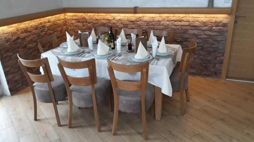 Prenociste i restoran Ihthis Hotel in Zlatibor District, Serbia