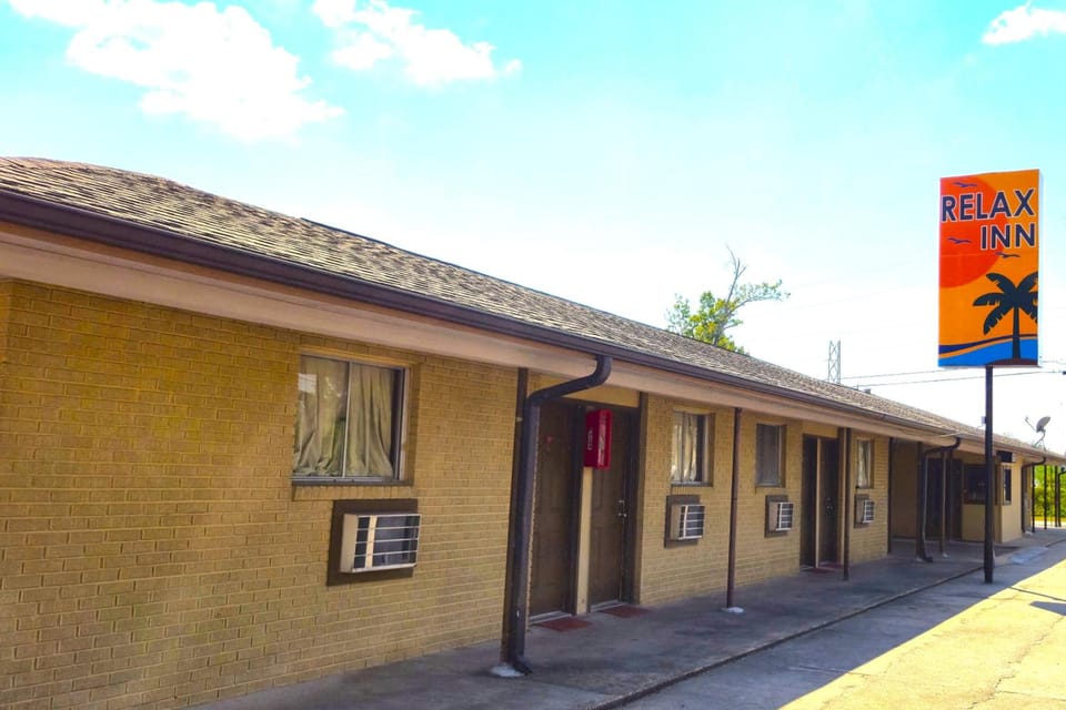 Relax Inn By OYO Sulphur Hwy 90 Hotel in Sulphur