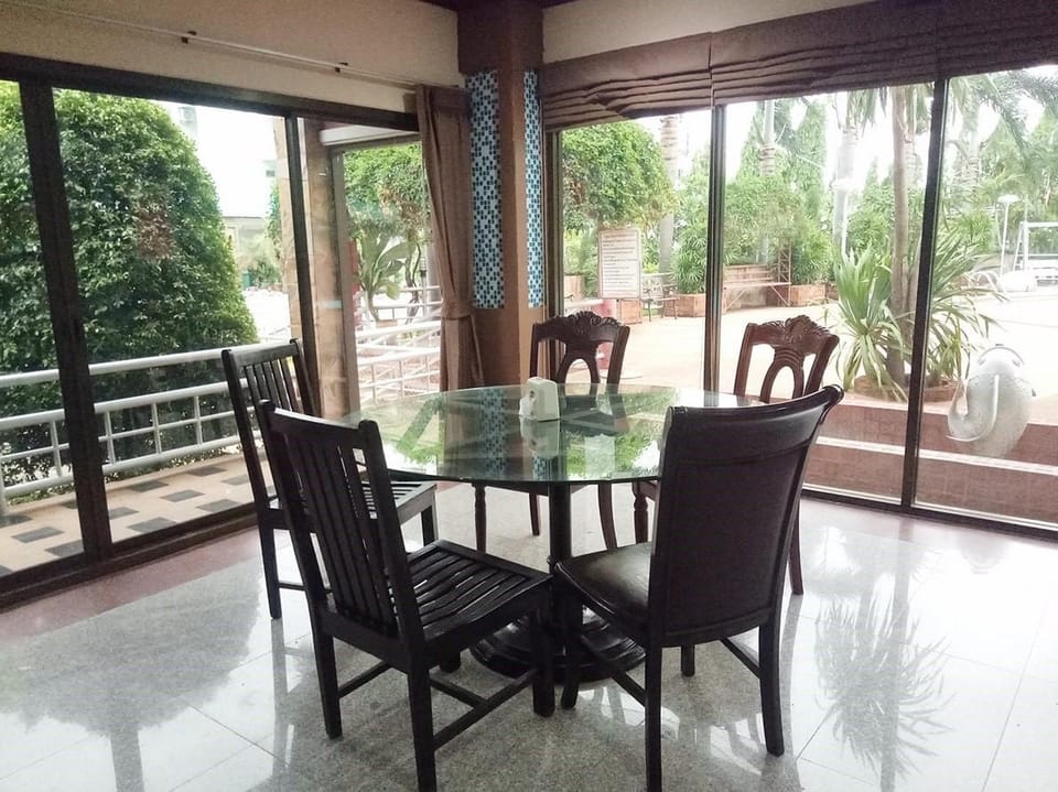 Hihotel Saraburi Hotel in Laos