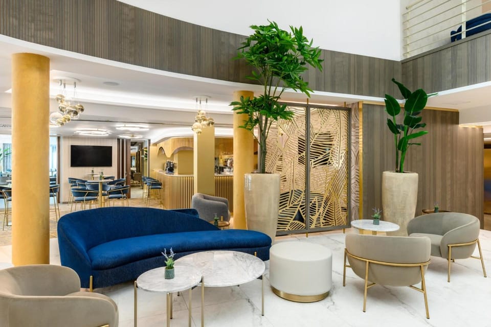 Shared lounge/TV area