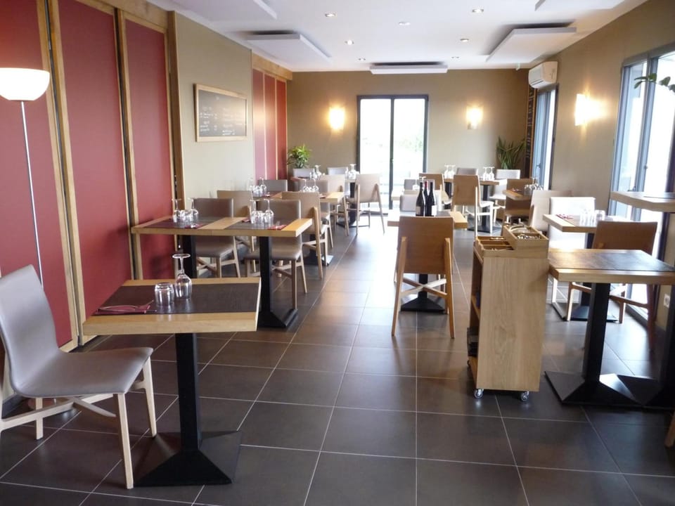 LOGIS Hotel-restaurant IMAGO Hotel in Centre-Val de Loire