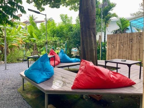 WAKE UP @Lanta Hotel : Cafe Hostel in Sala Dan