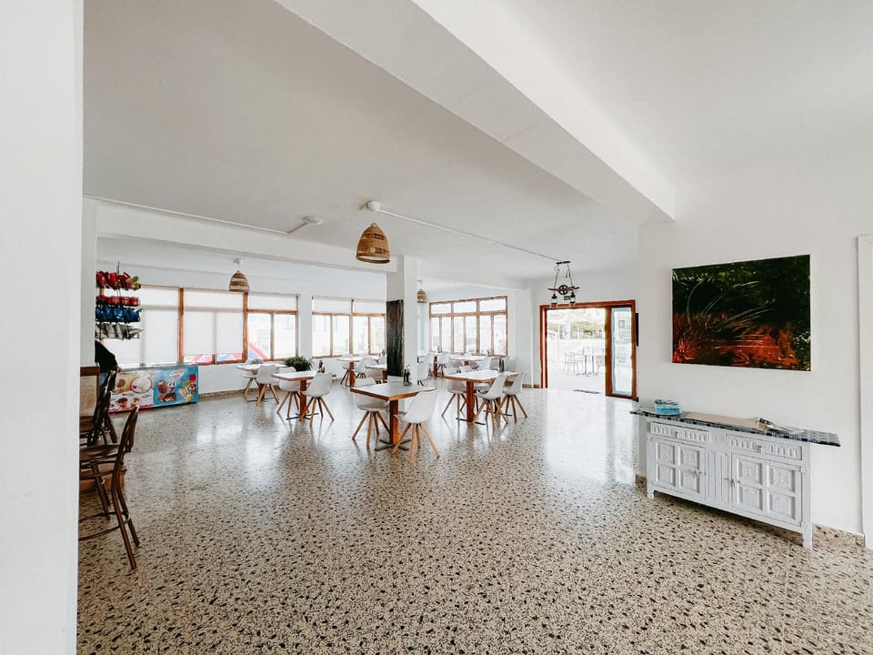 Hostal Cala Llombards Hotel in Migjorn