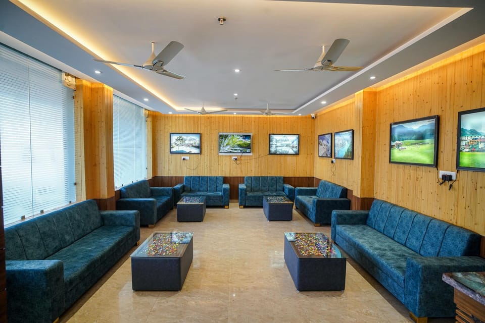 Uno Premium Dalhousie Hotel in Himachal Pradesh