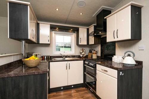 Stylish and cozy holiday home Lodge in England