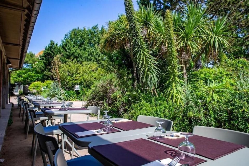 Les Maisons de Tatihou, The Originals Relais Hotel in Saint-Vaast-la-Hougue