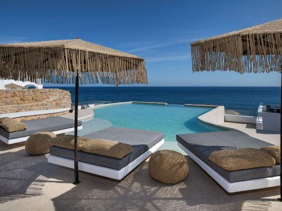 Aelia Thalassa Hotel in Santorini
